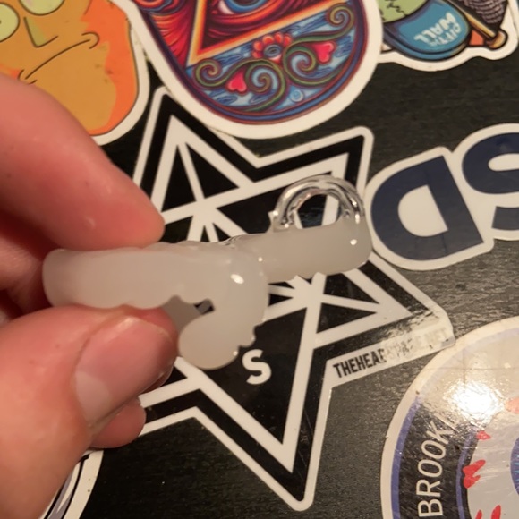 Peace sign glass pendant - Picture 4 of 6